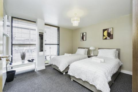 3 bedroom apartment to rent, 26 Pall Mall, L3 6AG L3