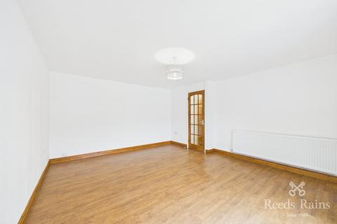 undefined, Cottingley Approach, West Yorkshire LS11