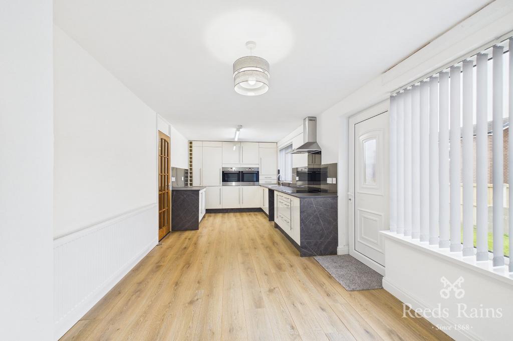 Kitchen/Dining