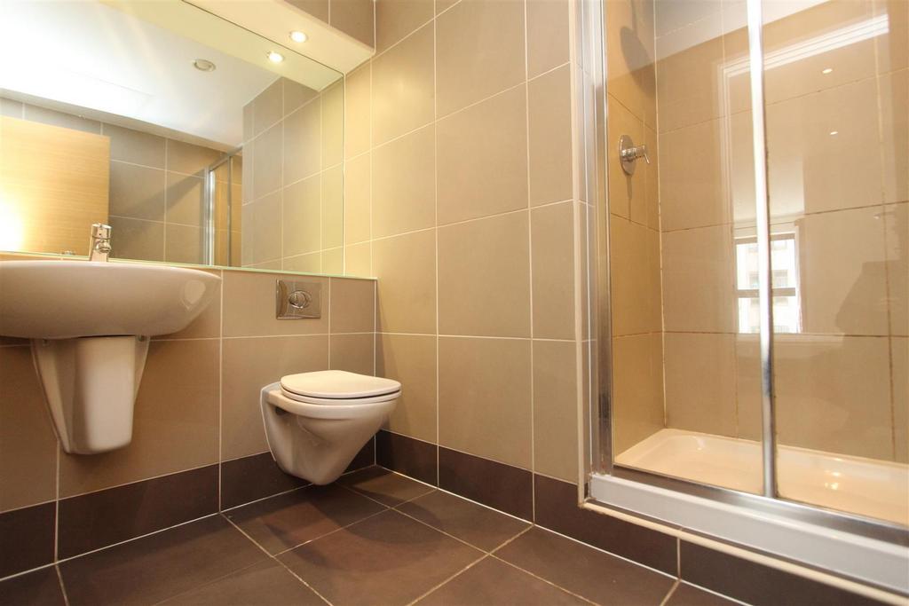 Ensuite.JPG