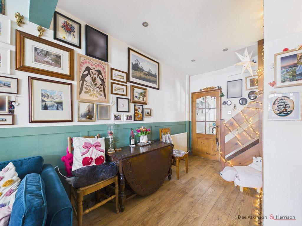 Lounge/Dining Room