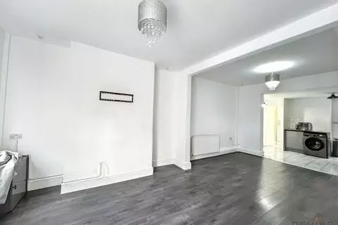 2 bedroom terraced house to rent – pohled 2