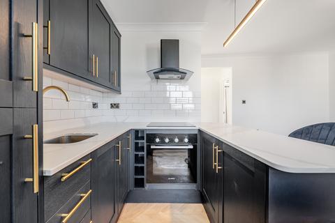 1 bedroom flat for sale, Colvestone Crescent, London, E8