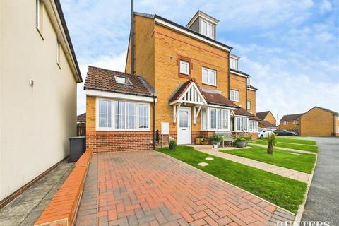4 bedroom townhouse for sale, Abbotts Way, Consett