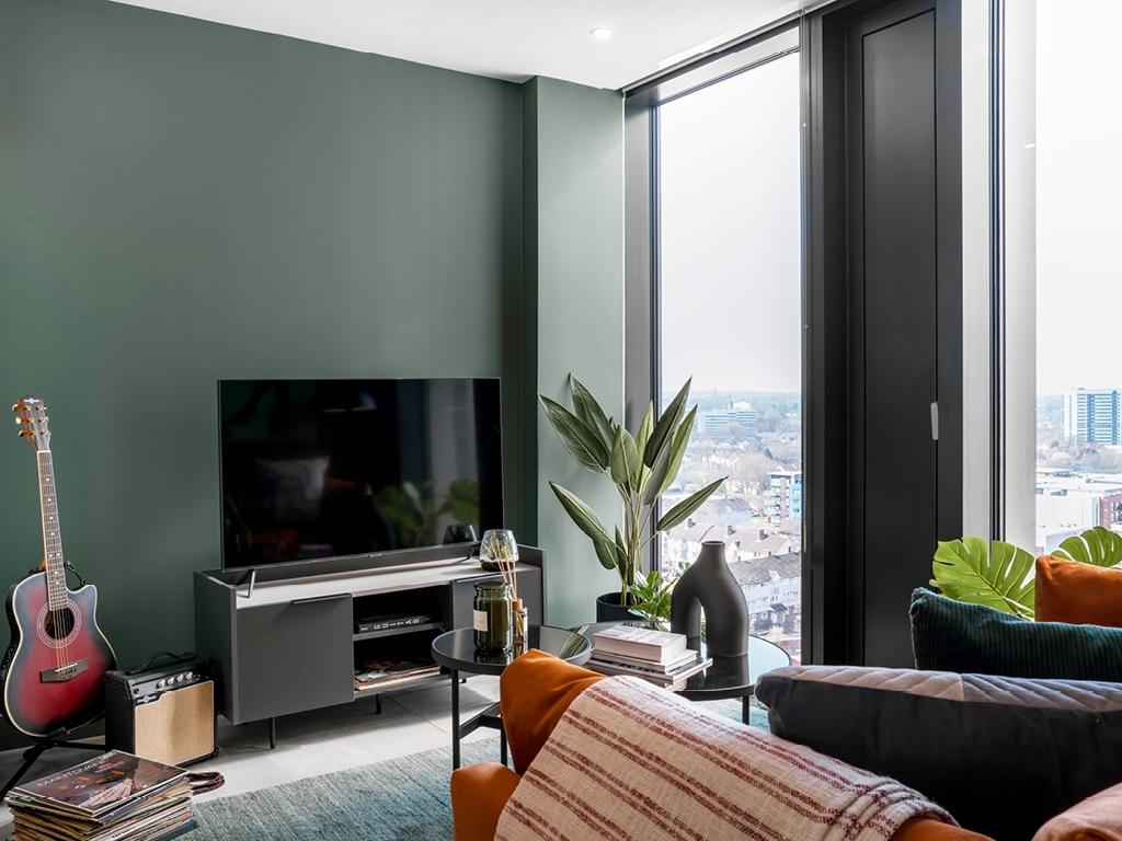 Living & Kitchen 1