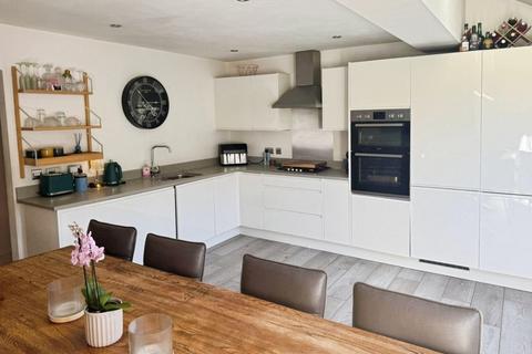5 bedroom townhouse for sale, Oakwell Croft, Batley WF17