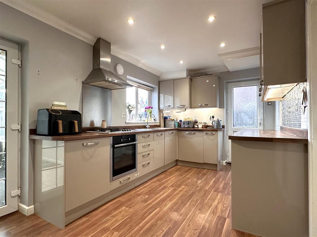 Stylish Modern Kitchen 605