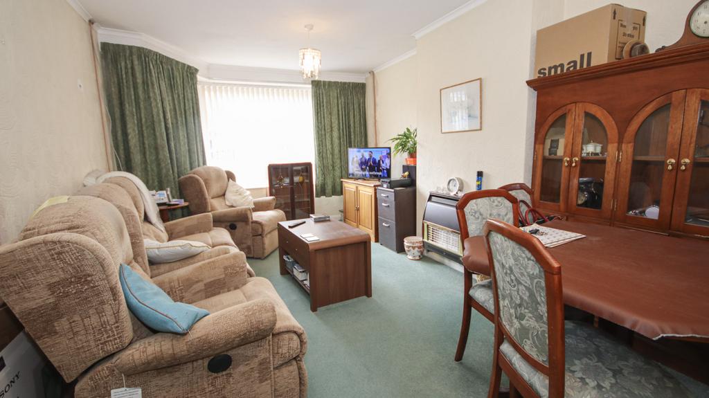 Lounge/Dining Room