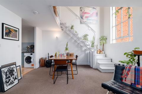 1 bedroom flat for sale, Manor Gardens, London, N7