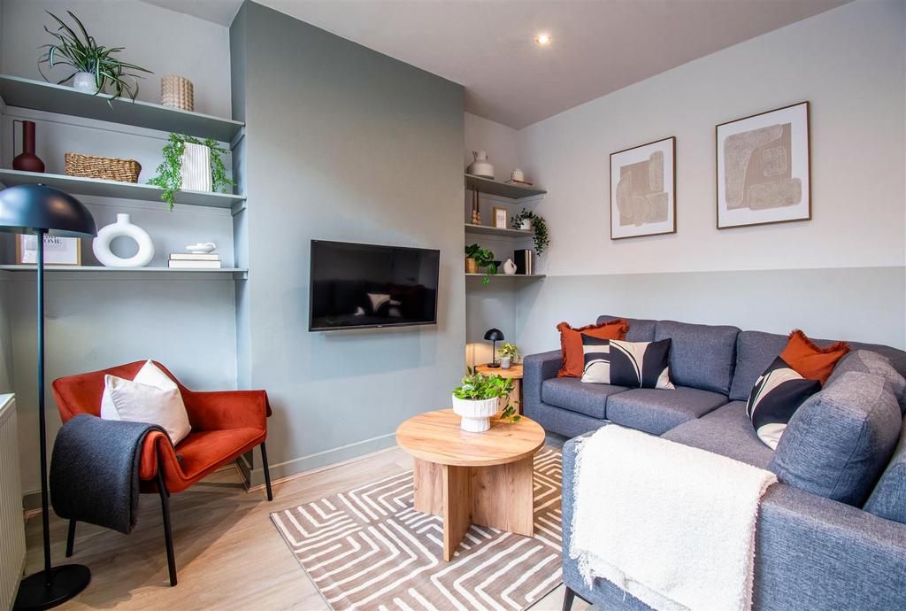 8 Gordon Terrace LR (1).jpg