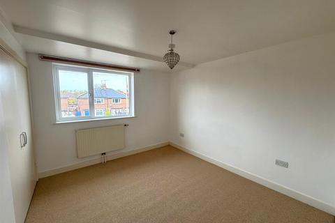 2 bedroom flat for sale, North Lane, Aldershot, GU12
