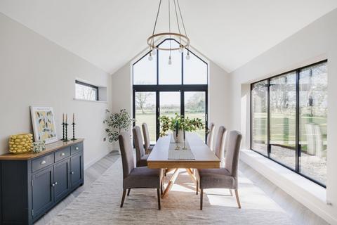 undefined, Experience Life by the Coast and Meadow Views in Holme-next-the-Sea