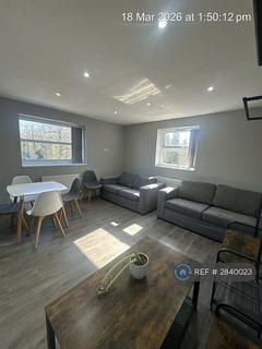 3 bedroom flat to rent, Crown Place, Shepperton, TW17
