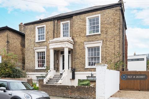 2 bedroom flat to rent, Balham Grove, London, SW12