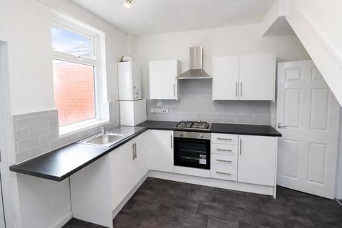 2 bedroom detached house to rent, Hobart Street, Bolton, BL1 3PY