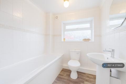 3 bedroom flat to rent, Harlesden, London, NW10