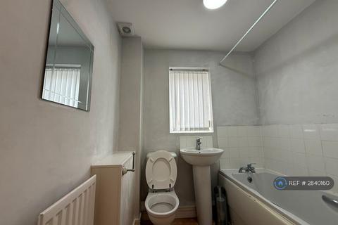 2 bedroom flat to rent, The Trinity, Bolton, BL3