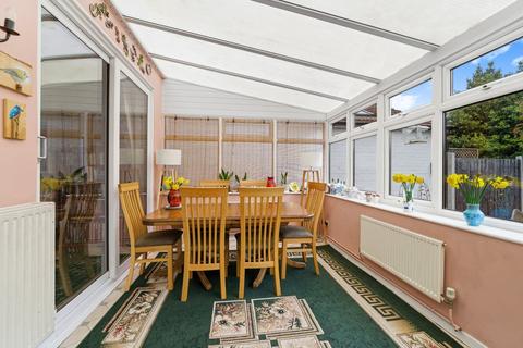 undefined, Gordon Close, Staines-upon-Thames, TW18