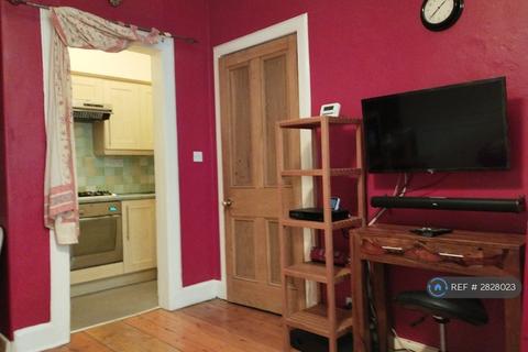 1 bedroom flat to rent, Broughton Road, Edinburgh, EH7