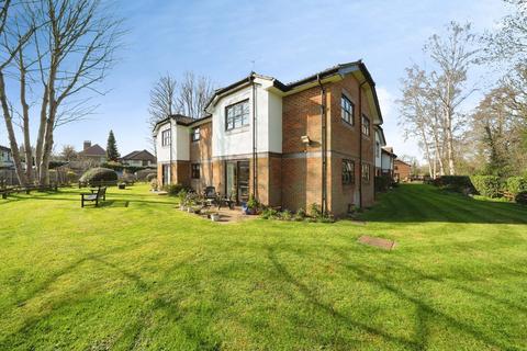 1 bedroom retirement property for sale, Pitson Close, Addlestone KT15