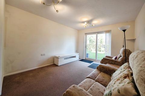 1 bedroom retirement property for sale, Pitson Close, Addlestone KT15