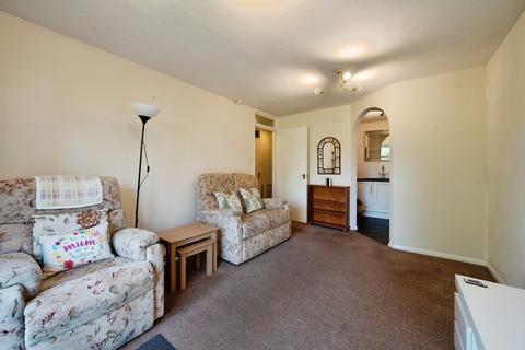 1 bedroom retirement property for sale, Pitson Close, Addlestone KT15
