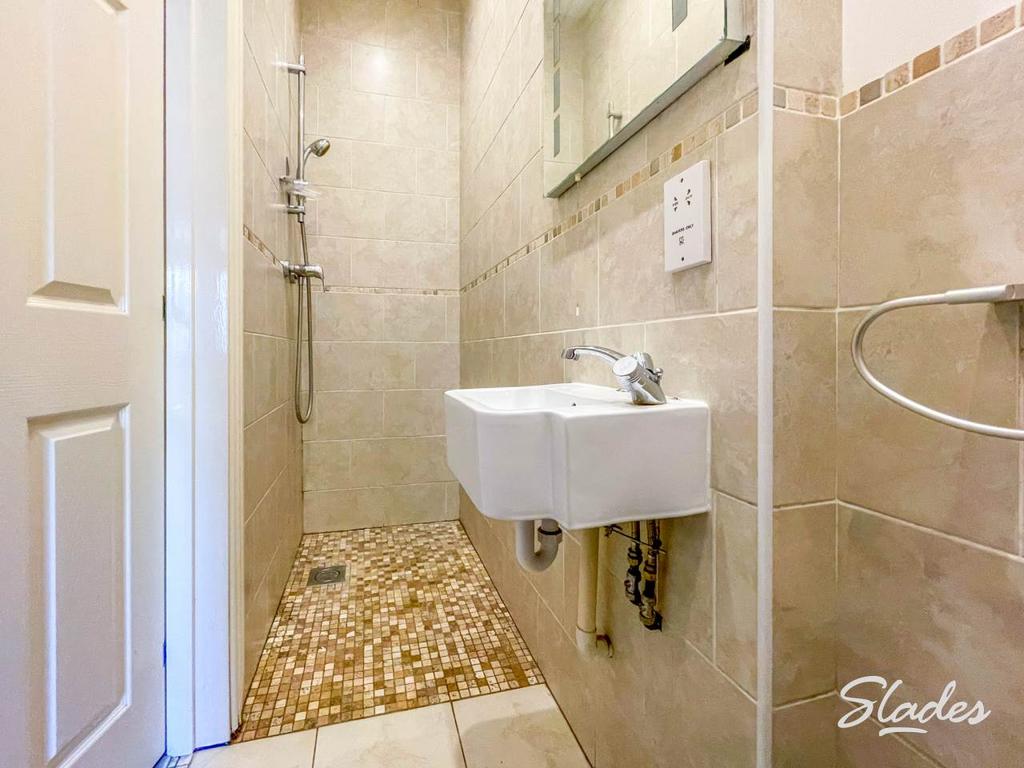 9 water en-suite 2