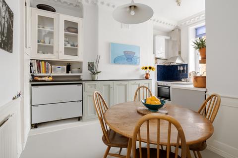 2 bedroom maisonette for sale, Essex Road, London, N1