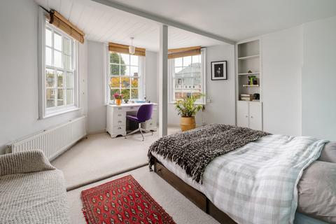2 bedroom maisonette for sale, Essex Road, London, N1