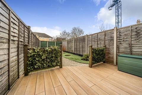 2 bedroom duplex for sale, Swaffield Road, Earlsfield, London, SW18