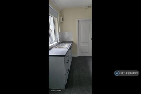 3 bedroom terraced house to rent, Islwyn St, Newport, NP11