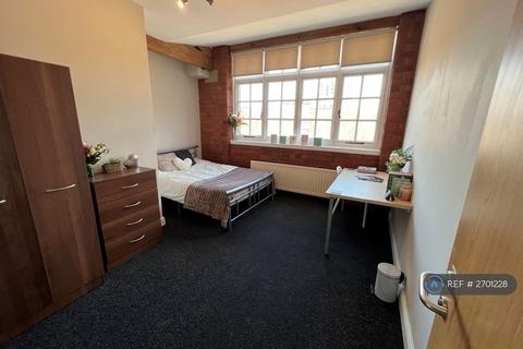 6 bedroom flat to rent, Bells Square, Sheffield, S1