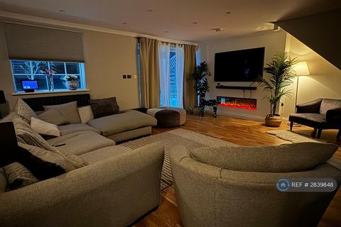 3 bedroom terraced house to rent, Aston View, Hemel Hempstead, HP2