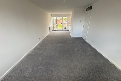 3 bedroom terraced house to rent, Sandy Hill Road, Farnham, GU9