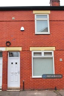 3 bedroom end of terrace house to rent, Deyne St, Salford, M6
