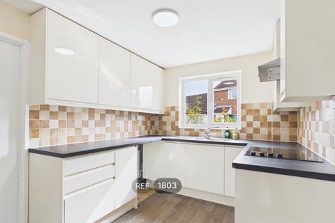 3 bedroom property to rent, 23, Hereward Close, Colchester, CO7 9SB