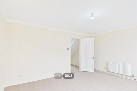 3 bedroom property to rent, 23, Hereward Close, Colchester, CO7 9SB