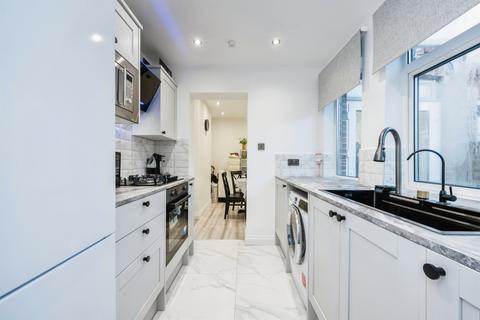 undefined, Preston Gardens, Luton