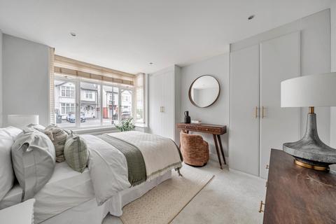2 bedroom flat for sale, Somerset Avenue, London, SW20