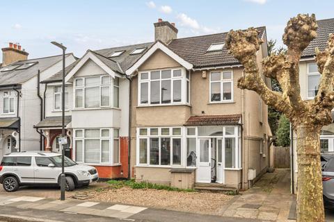 2 bedroom flat for sale, Somerset Avenue, London, SW20