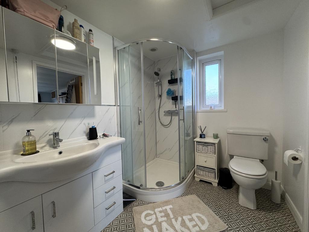 En Suite Bathroom 2