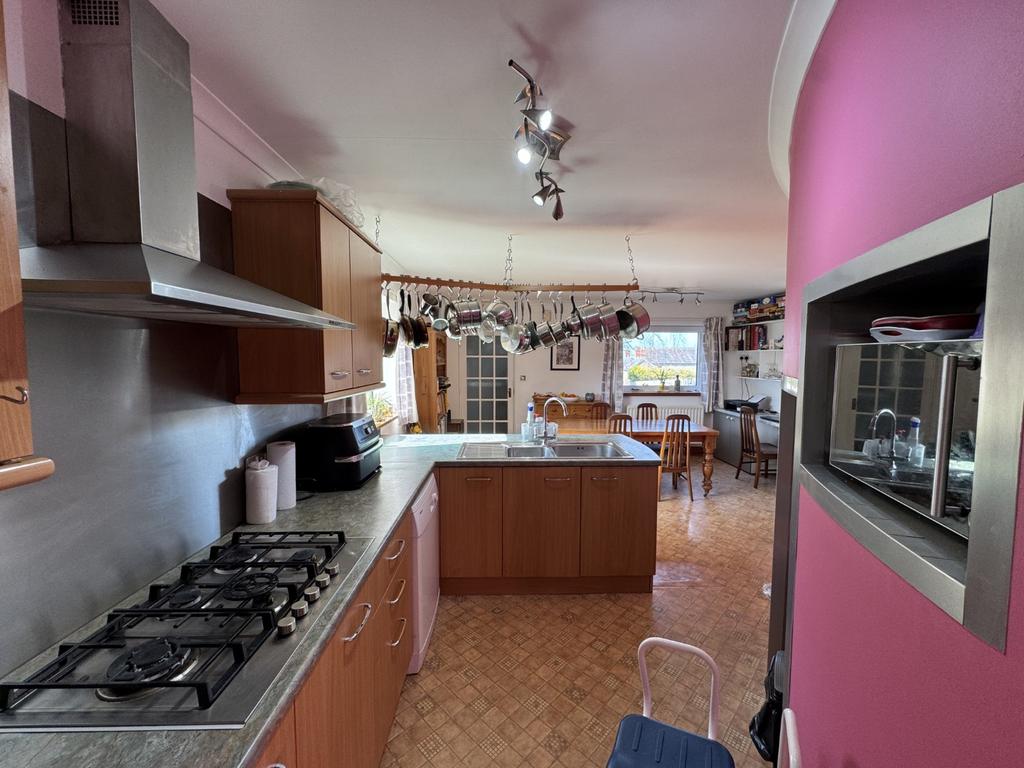 Kitchen/Breakfast Room