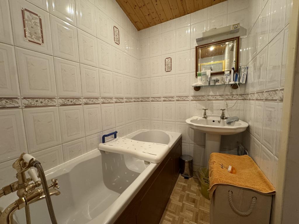 En Suite Bathroom 1