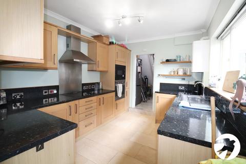 3 bedroom semi-detached house for sale, Barnfield Road, Belvedere, Kent, DA17