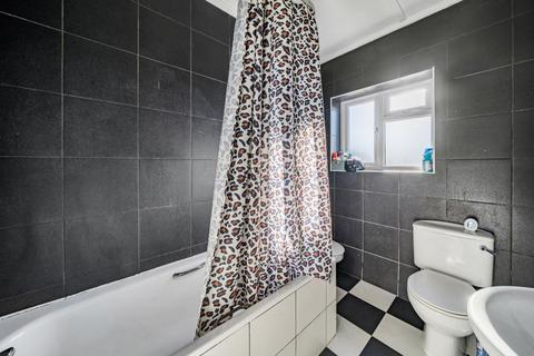 2 bedroom apartment for sale, Baronsmede, London