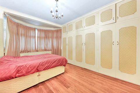 4 bedroom house for sale, Brantwood Gardens, Ilford