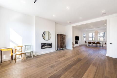 4 bedroom flat to rent, Frognal Lane, Hampstead NW3