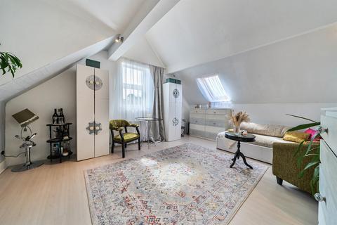 1 bedroom maisonette for sale, Broadway, London