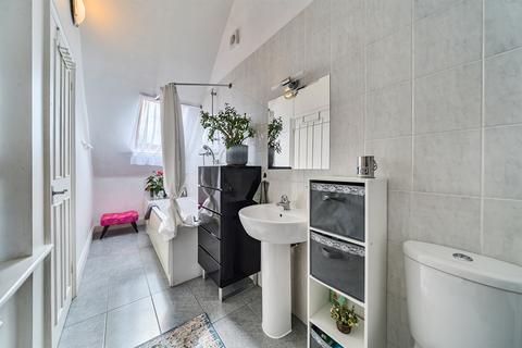 1 bedroom maisonette for sale, Broadway, London