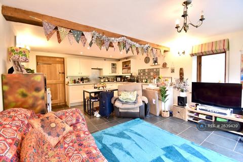 undefined, Dingestow, Dingestow, Raglan, NP25